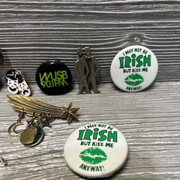 Mixed Vintage Funky & Fun Buttons Pins Pinbacks Lot of 15 Assorted Quirky - Picture 5 of 10